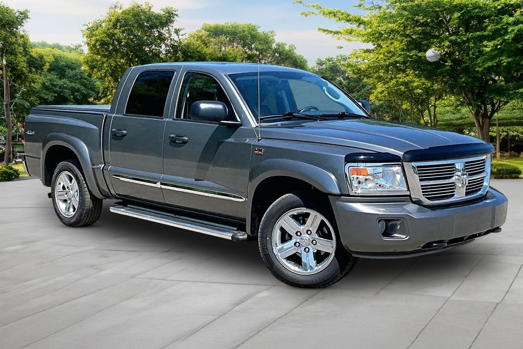 2011 RAM Dakota Laramie 4X4 Crew Cab's photo