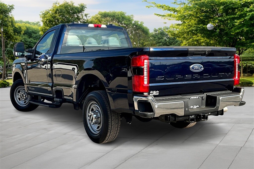 2024 Ford F-350 photo 2