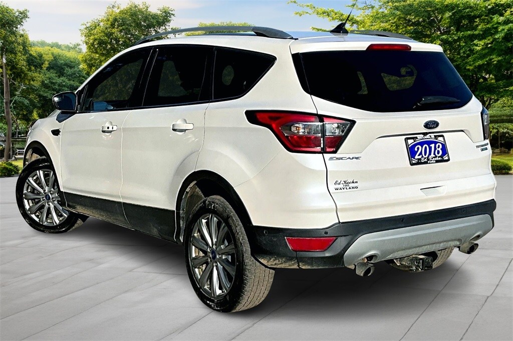2018 Ford Escape Titanium photo 2
