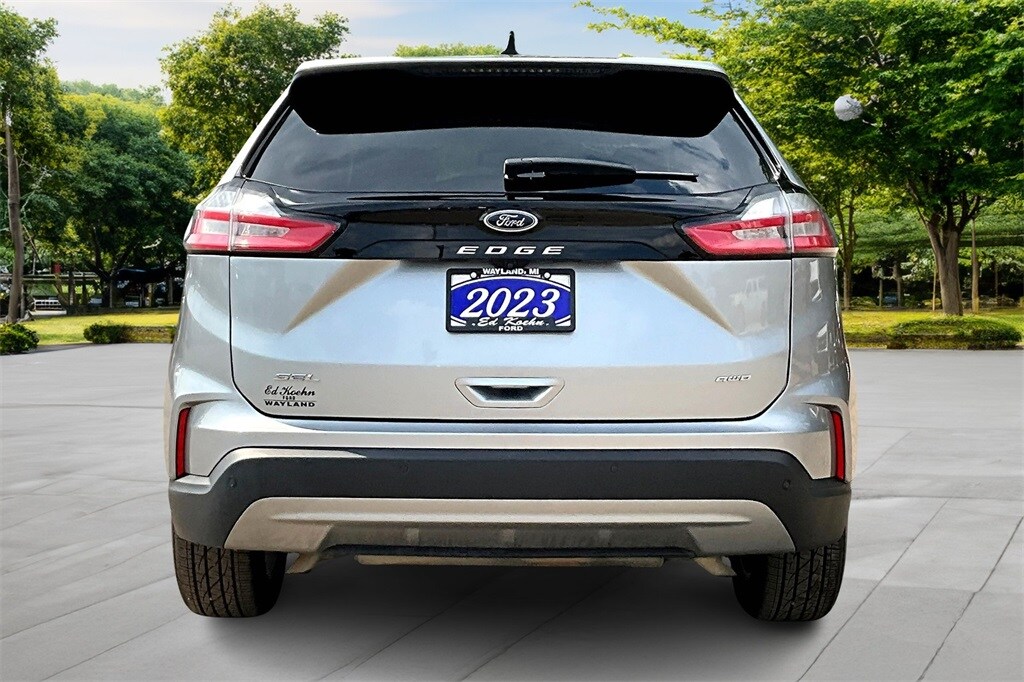 2023 Ford Edge SEL photo 4