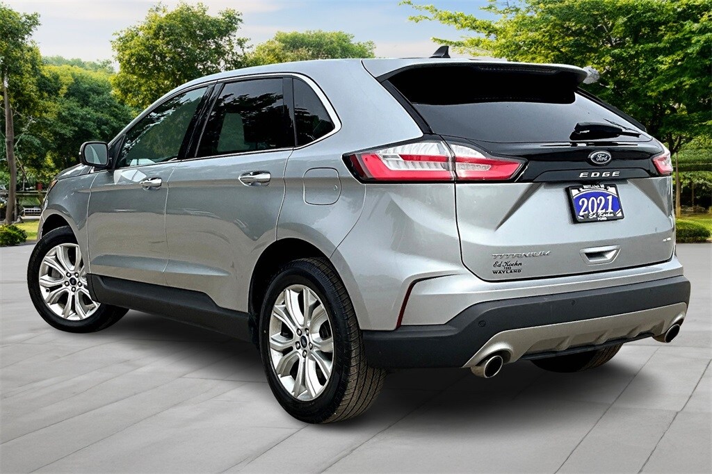 2021 Ford Edge Titanium photo 2