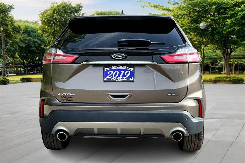 2019 Ford Edge SEL photo 4