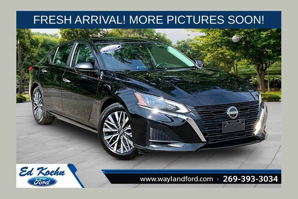 Used 2024 Nissan Altima 2.5 SV Sedan