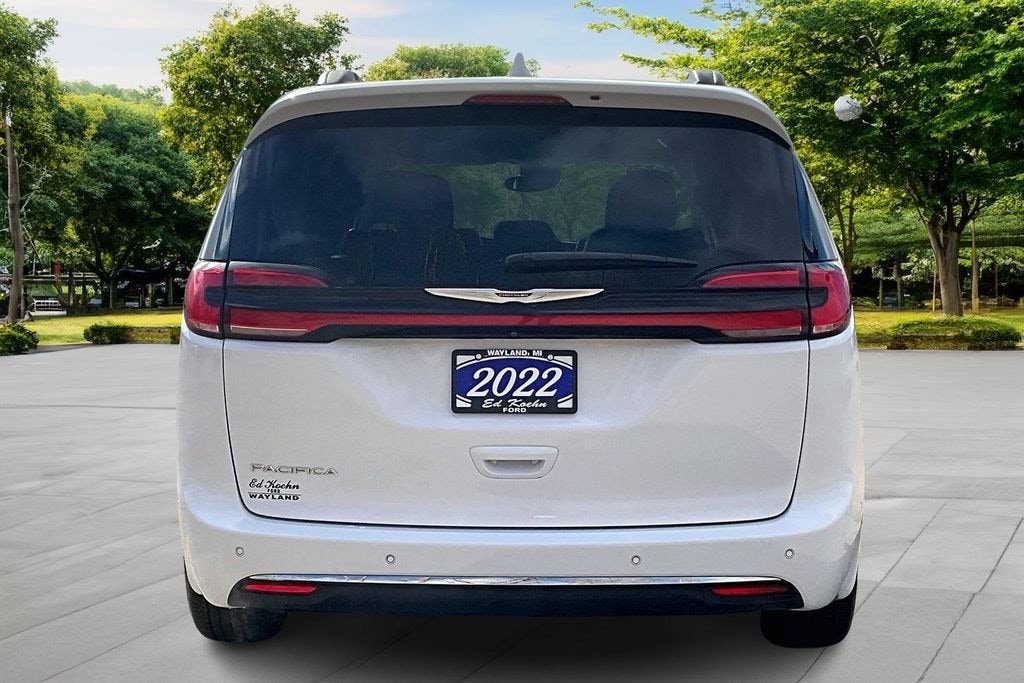 Used 2022 Chrysler Pacifica Touring L Minivan/Van