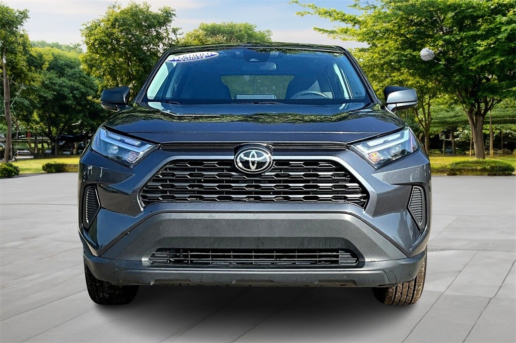 2024 Toyota RAV4 LE photo 2