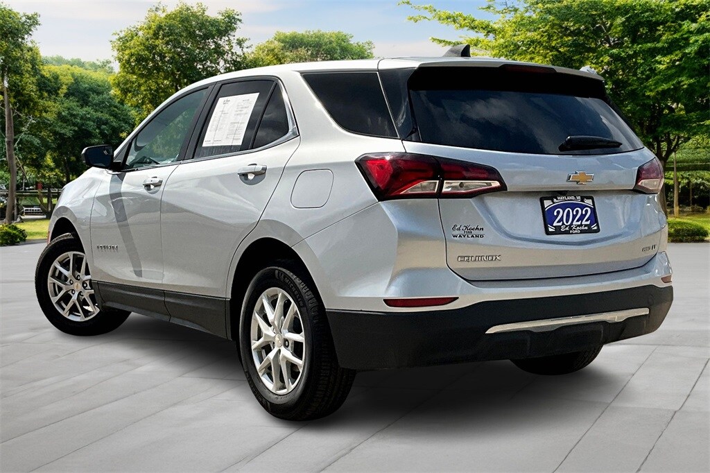 2022 Chevrolet Equinox LT photo 2