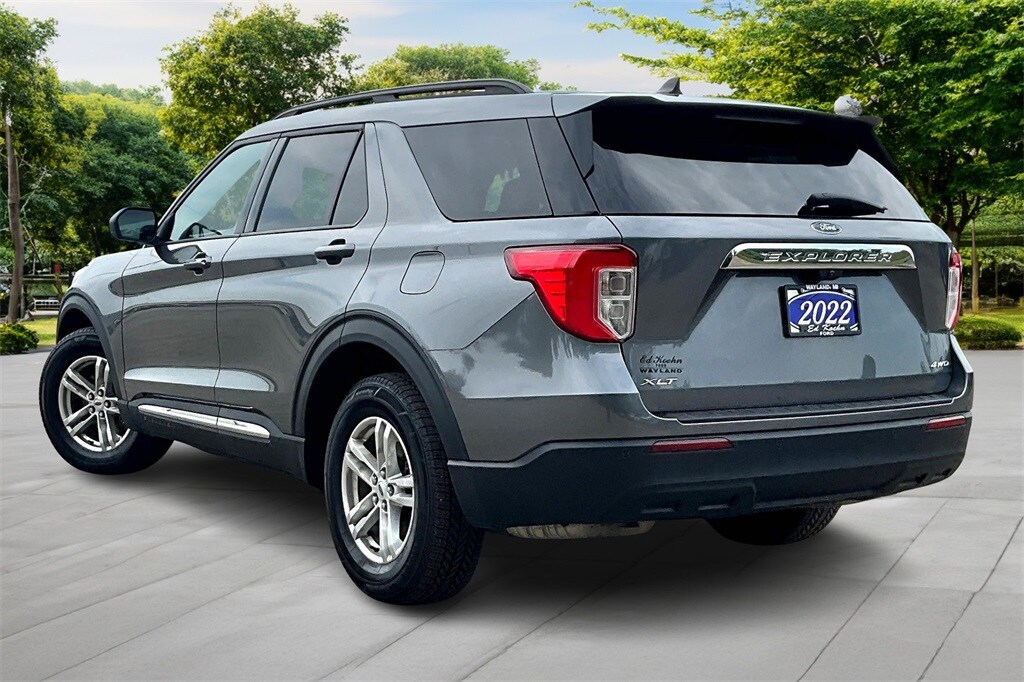 2022 Ford Explorer XLT photo 2