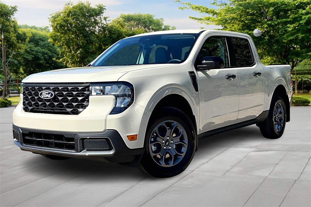 2025 Ford Maverick XLT photo 2