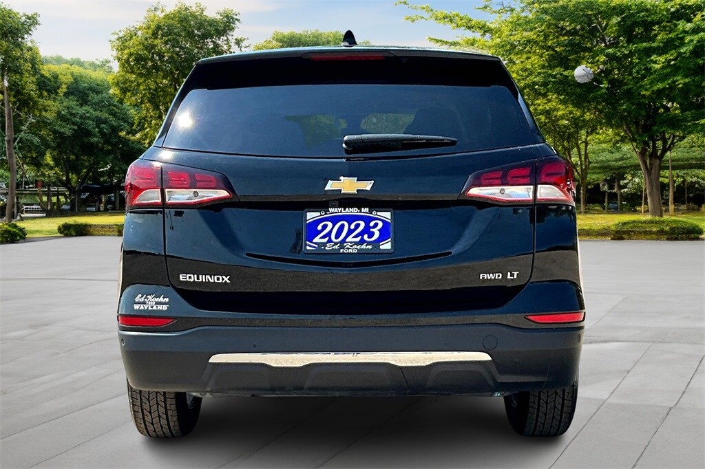 2023 Chevrolet Equinox LT photo 3