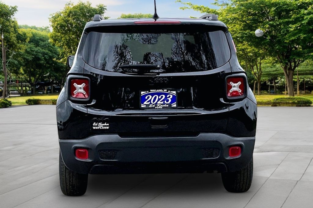 Used 2023 Jeep Renegade Latitude SUV