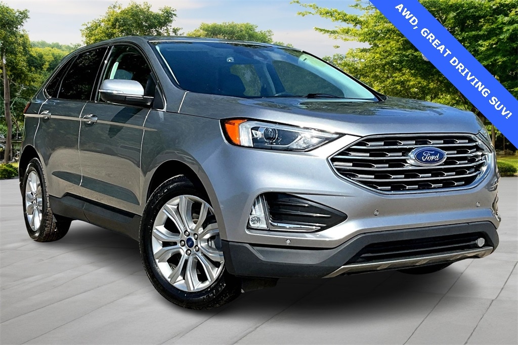2022 Ford Edge Titanium's photo