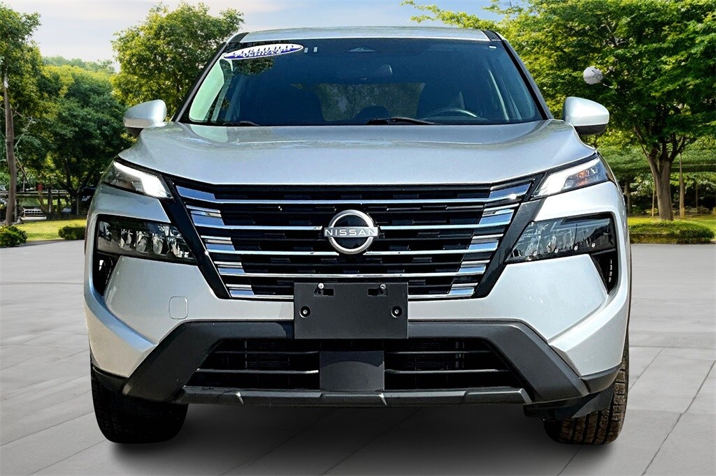 2024 Nissan Rogue SV photo 2
