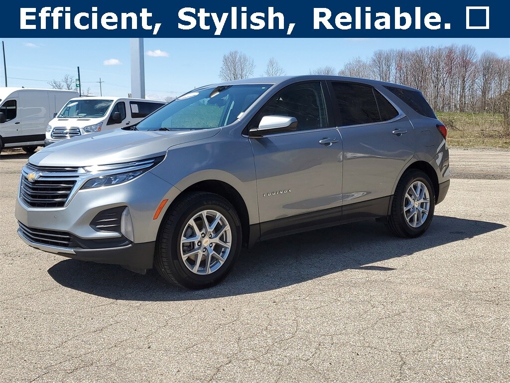 2023 Chevrolet Equinox LT photo 2