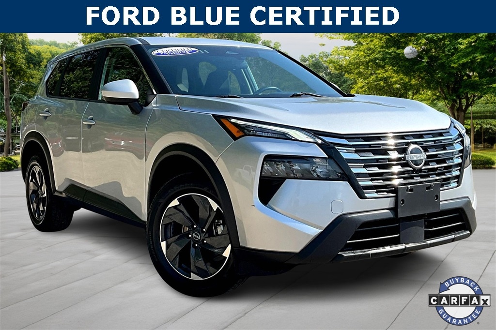 2024 Nissan Rogue SV's photo