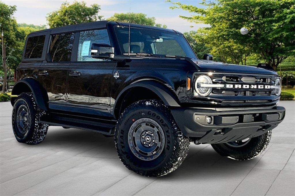 2025 Ford Bronco 4-Door Outer Banks's photo