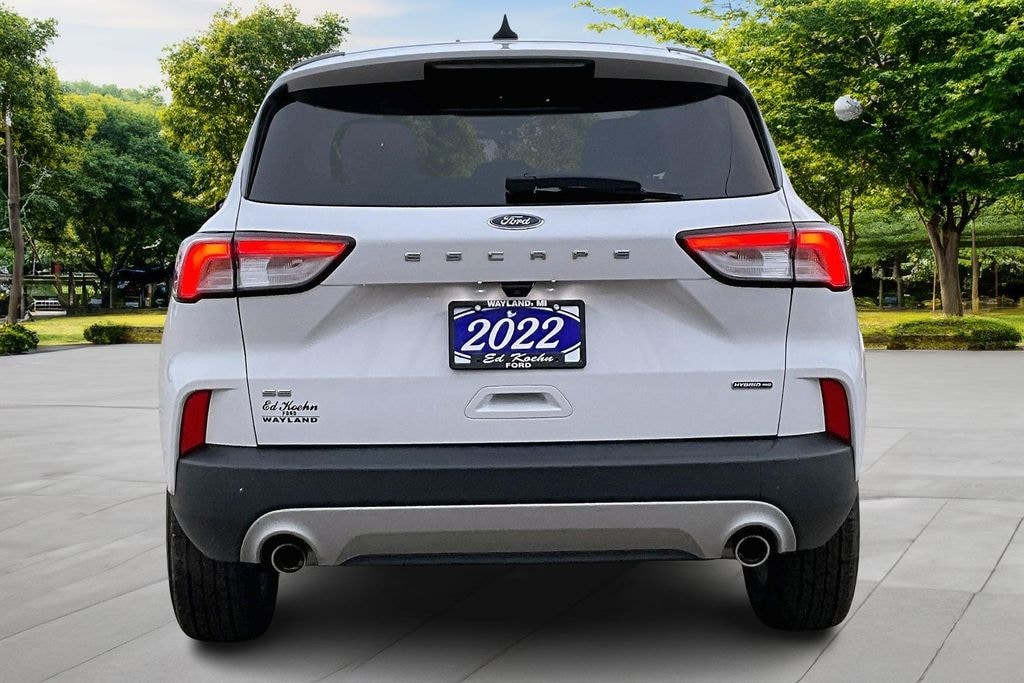 Used 2022 Ford Escape Hybrid SE SUV