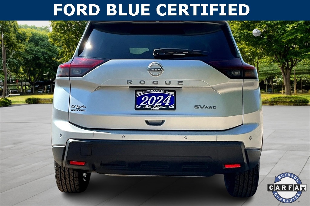 2024 Nissan Rogue SV photo 4