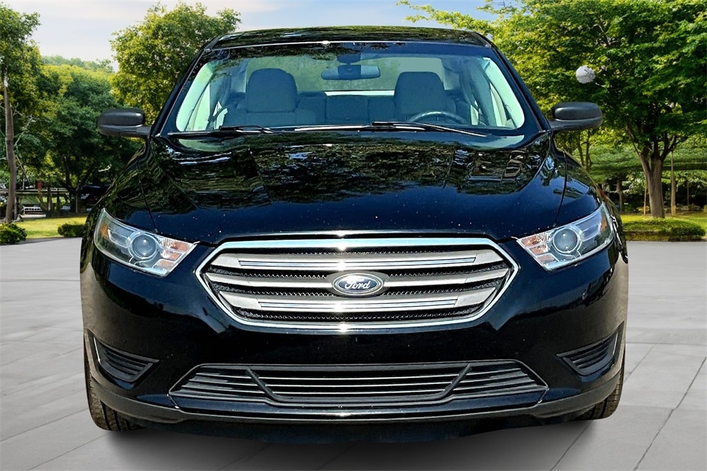 Used 2018 Ford Taurus SE Sedan