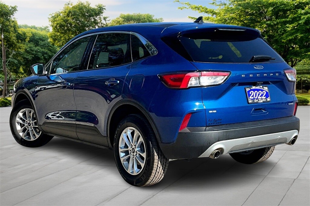 2022 Ford Escape SE photo 2
