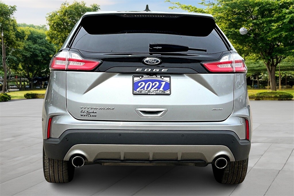 2021 Ford Edge Titanium photo 4