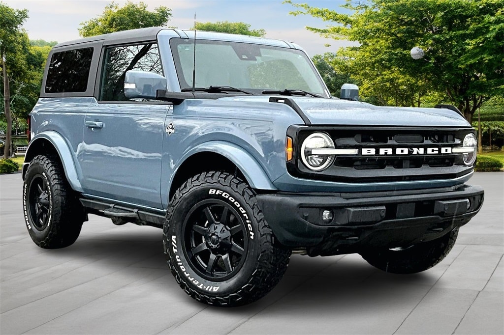 2023 Ford Bronco 2-Door Outer Banks's photo