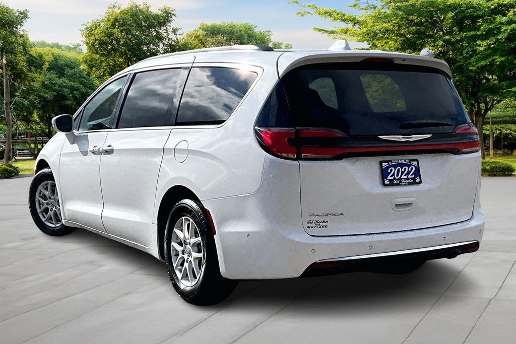 Used 2022 Chrysler Pacifica Touring L Minivan/Van