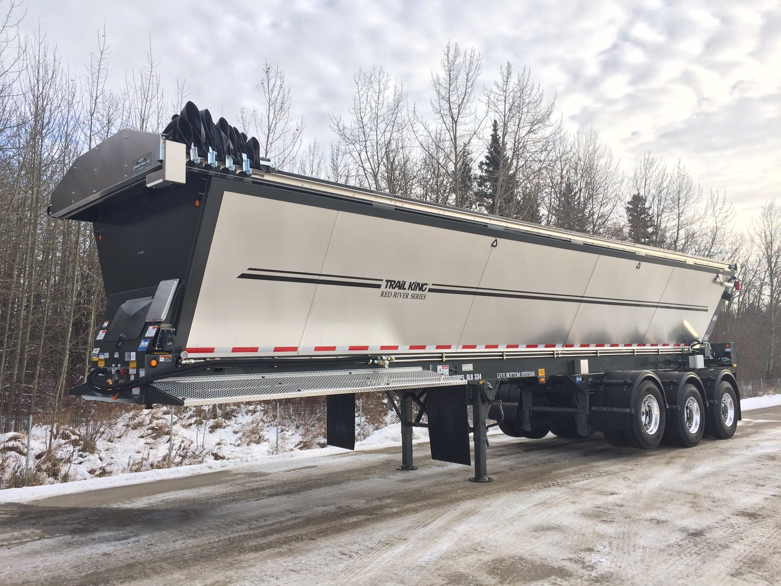 New 2018 Trail King Live Bottom Tridem End Dump Heavy Duty For Sale near Edmonton, AB | VIN# 1TKL03932JW105626