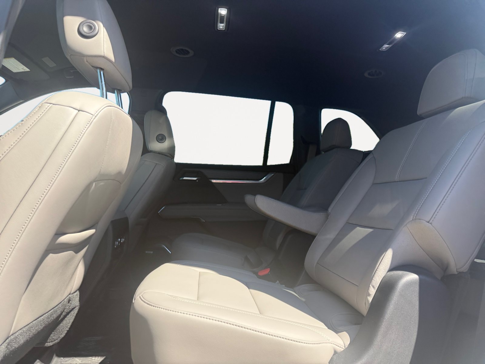 2026 GMC Acadia Elevation - Photo 13