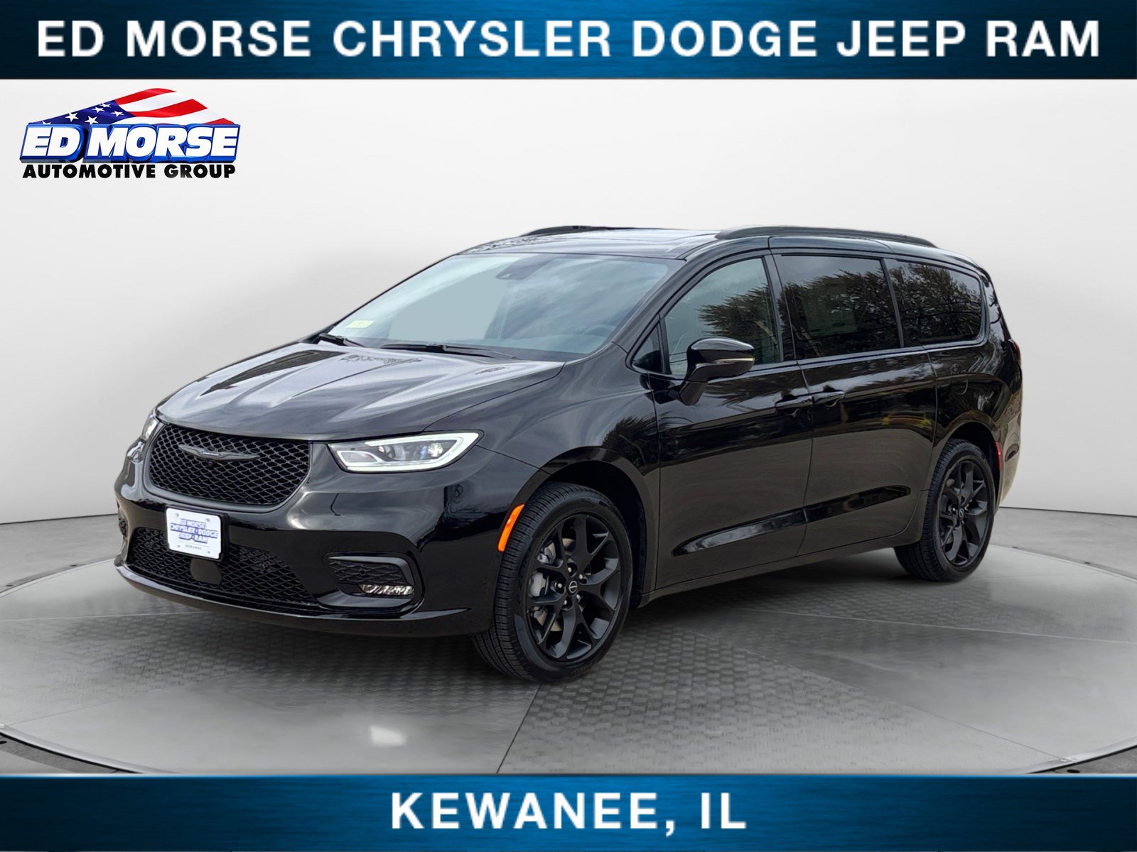 2026 Chrysler Pacifica Limited's photo