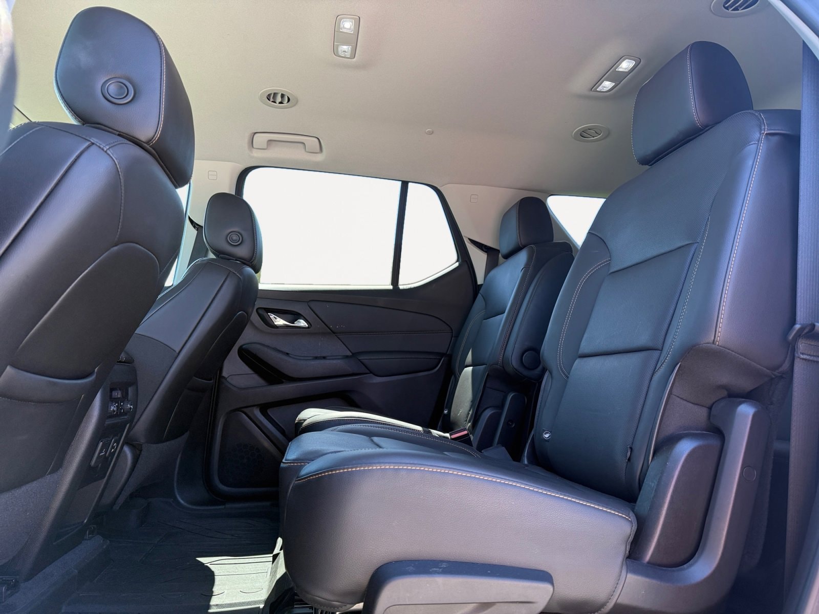 2021 Chevrolet Traverse Premier - Photo 13