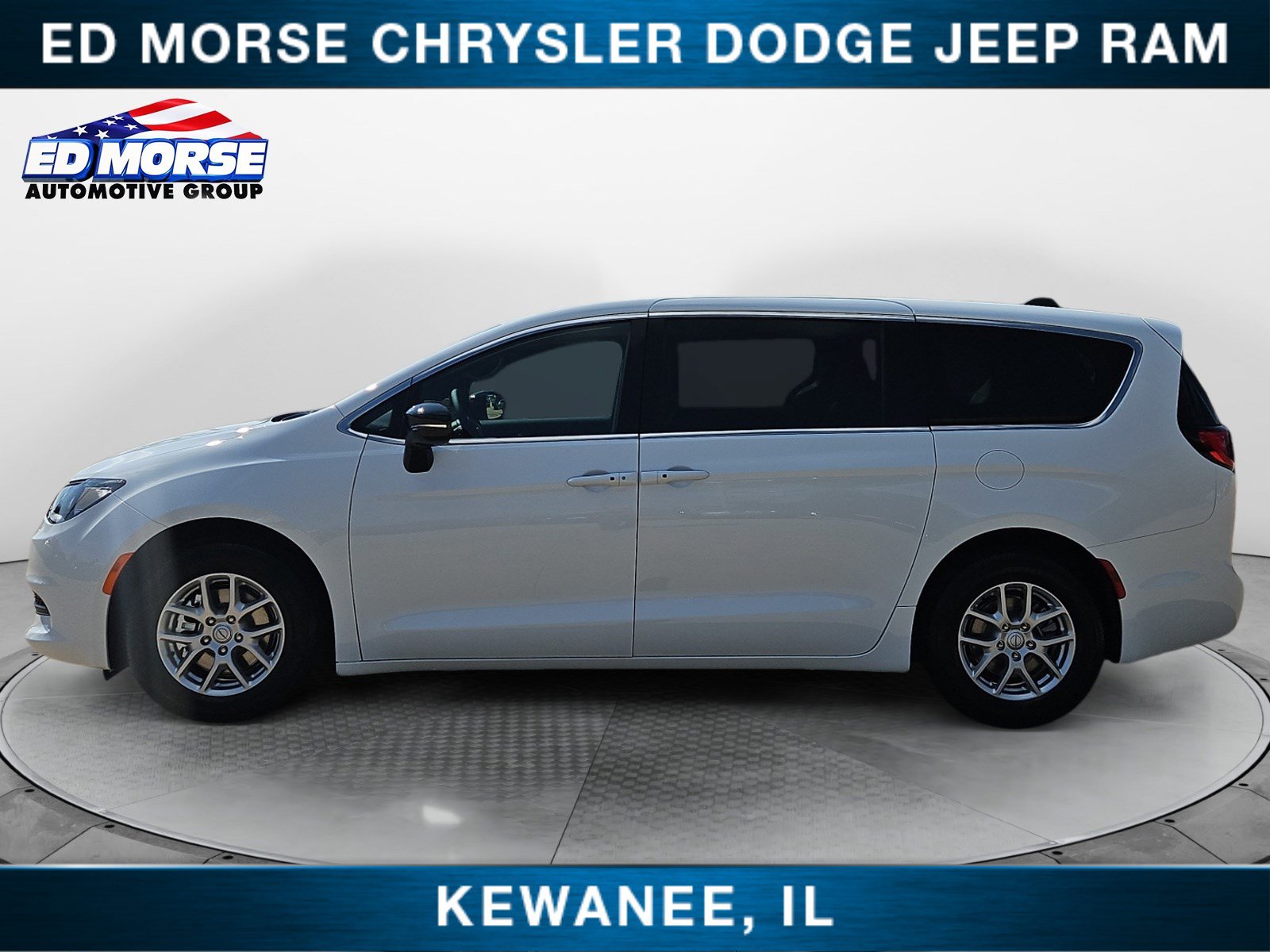 2026 Chrysler Voyager LX photo 2