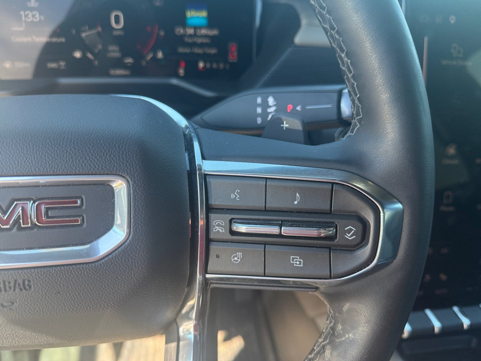 2026 GMC Acadia Elevation - Photo 17