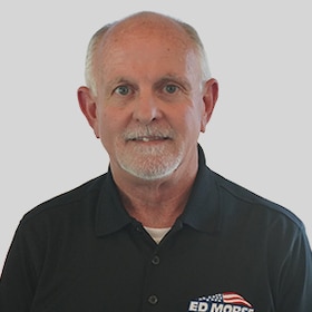 Staff member Doug Lindbeck from 2886c7dbf9e1