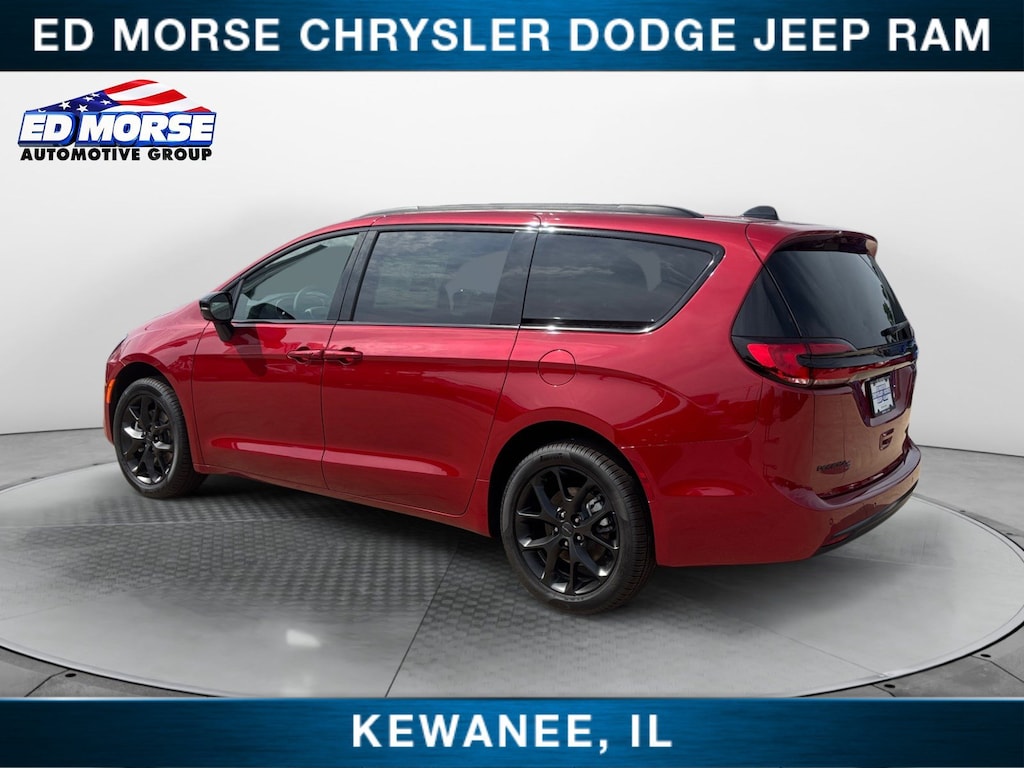 New 2027 Chrysler Pacifica Limited Passenger Van
