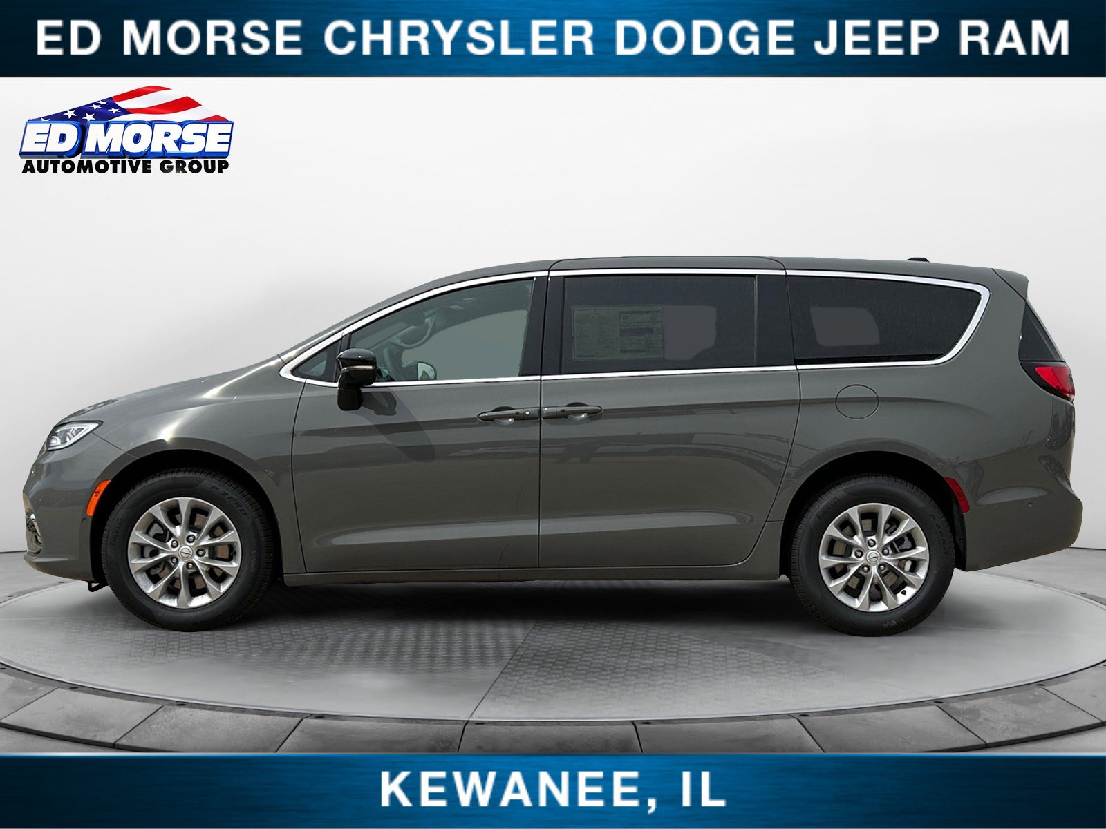 2025 Chrysler Pacifica photo 2