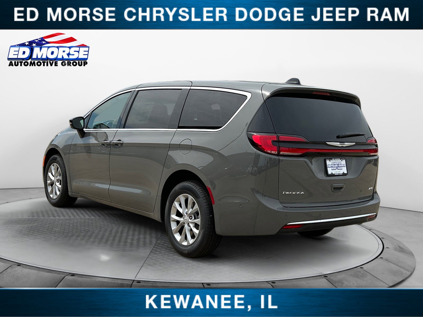 2025 Chrysler Pacifica photo 3