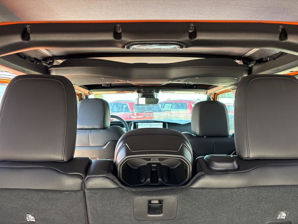 2025 Jeep Wrangler 4-Door Sahara - Photo 47