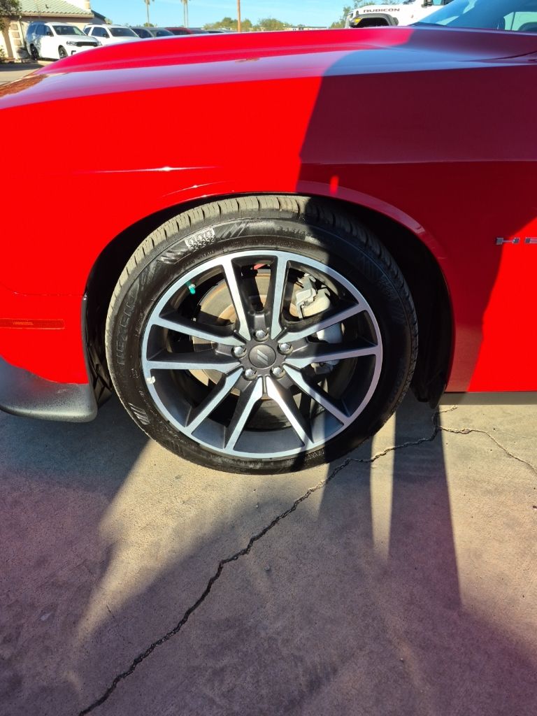2022 Dodge Challenger R/T - Photo 9