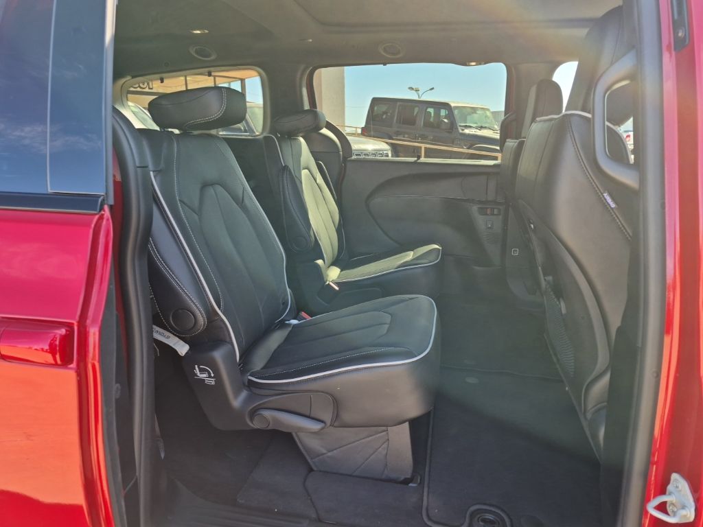 2025 Chrysler Pacifica Limited - Photo 32