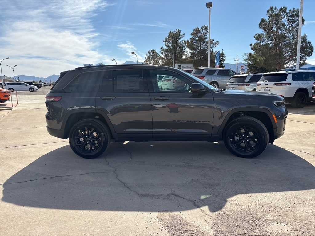 New 2026 Jeep Grand Cherokee LAREDO ALTITUDE 4X4 Sport Utility