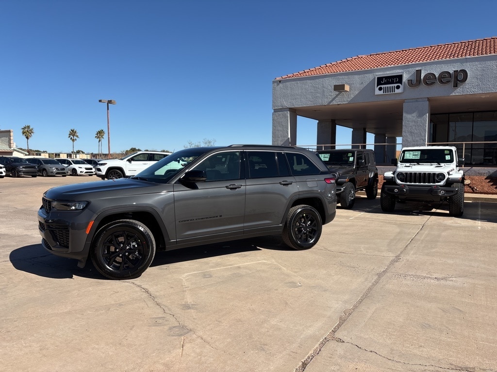 New 2026 Jeep Grand Cherokee LAREDO ALTITUDE 4X4 Sport Utility