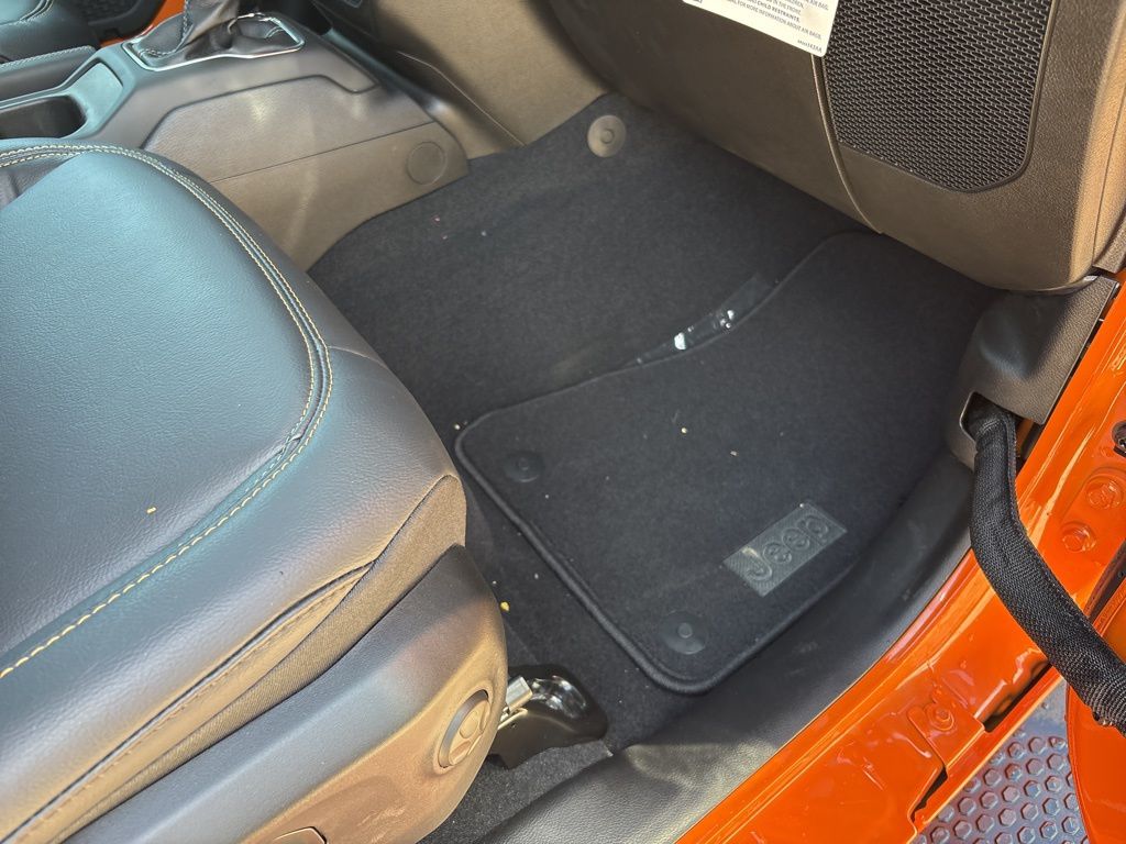 2025 Jeep Wrangler 4-Door Sahara - Photo 28