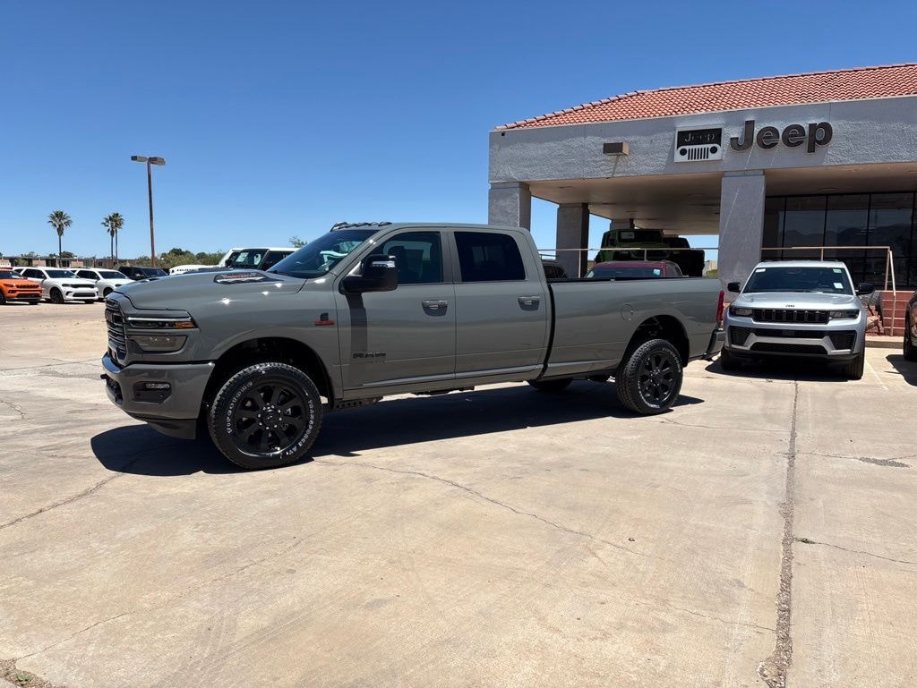 New 2026 Ram 2500 LARAMIE CREW CAB 4X4 8' BOX Pickup