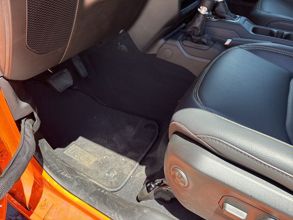 2025 Jeep Wrangler 4-Door Sahara - Photo 16