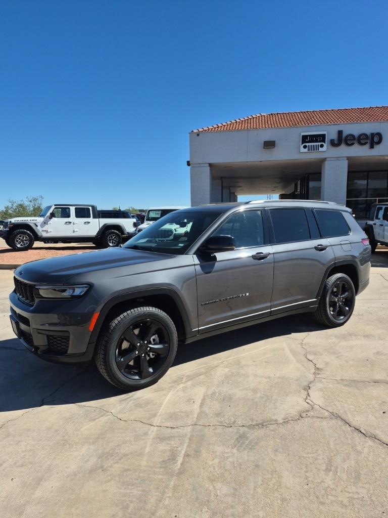 2023 Jeep Grand Cherokee L Altitude's photo