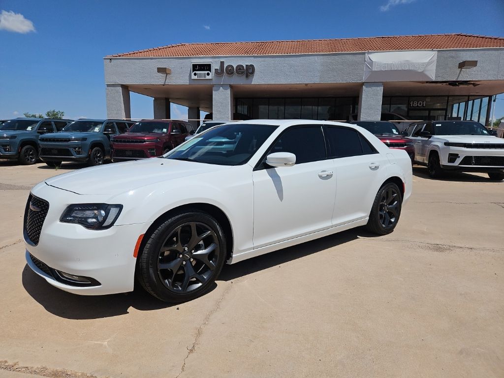 2023 Chrysler 300