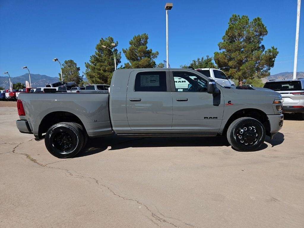 New 2026 Ram 3500 LARAMIE MEGA CAB 4X4 6'4 BOX Pickup