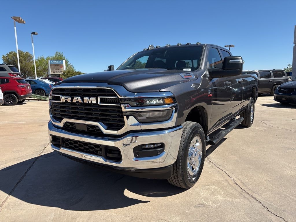New 2025 Ram 2500 TRADESMAN CREW CAB 4X4 8' BOX Pickup