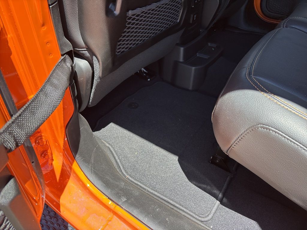 2025 Jeep Wrangler 4-Door Sahara - Photo 20