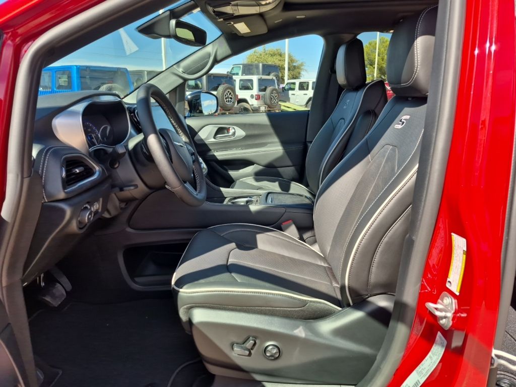 2025 Chrysler Pacifica Limited - Photo 26